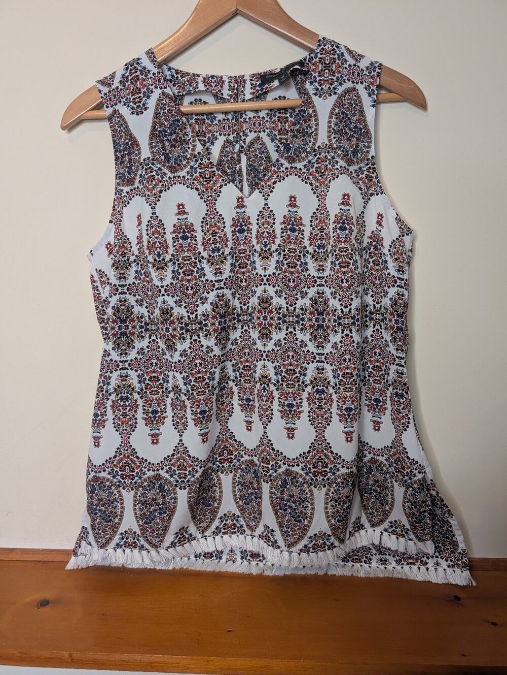 Banana Republic Paisley Medallion Print Fringe Hem Sleeveless Blouse Top Size M